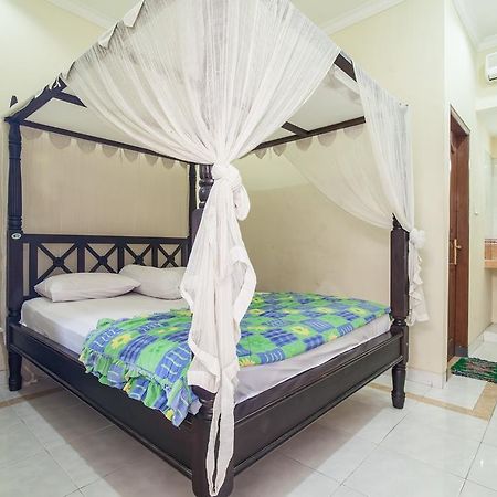 Lori Beach Inn Seminyak Szoba fotó