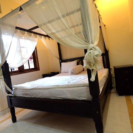 Lori Beach Inn Seminyak Kültér fotó