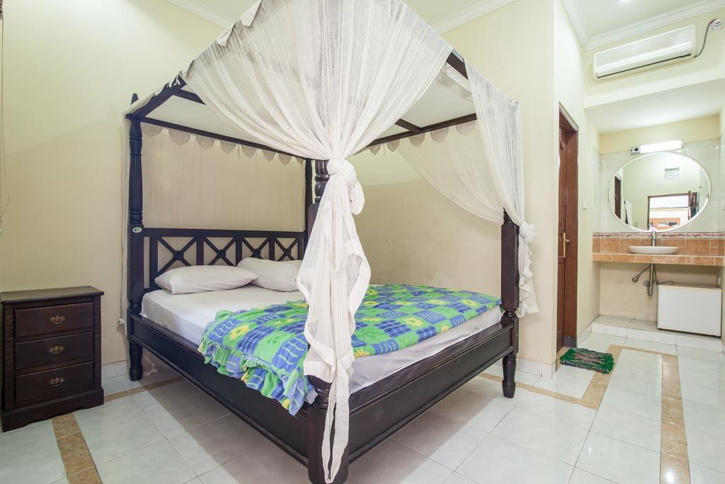 Lori Beach Inn Seminyak Szoba fotó