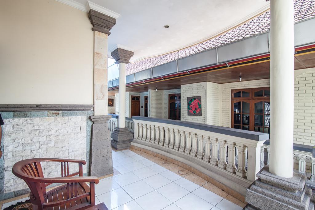 Lori Beach Inn Seminyak Kültér fotó