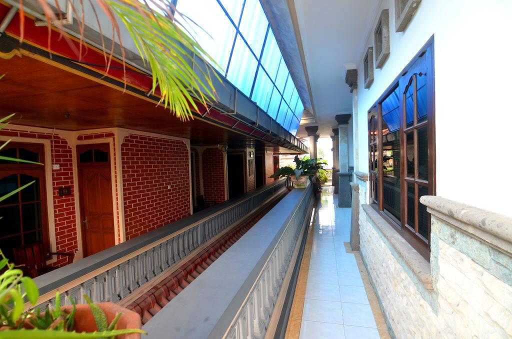 Lori Beach Inn Seminyak Kültér fotó