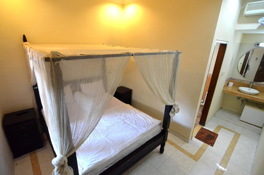 Lori Beach Inn Seminyak Kültér fotó