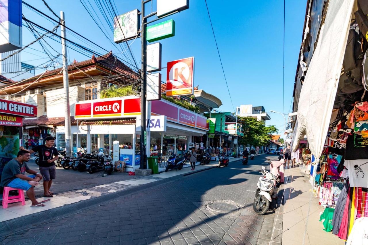 Lori Beach Inn Seminyak Kültér fotó